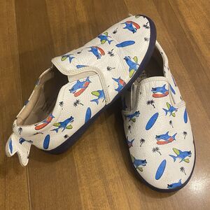 Little Penguin Shark Leather Slip-On Shoes youth Size 8-9Y White Beach Summer
